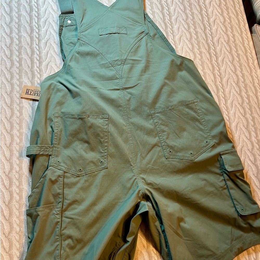 Duluth Trading Co Green Cargo ShortsAlls